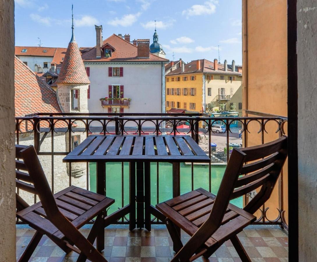 3-Star Rated Apartment In The Heart Of The Old Town With A View Анси Екстериор снимка