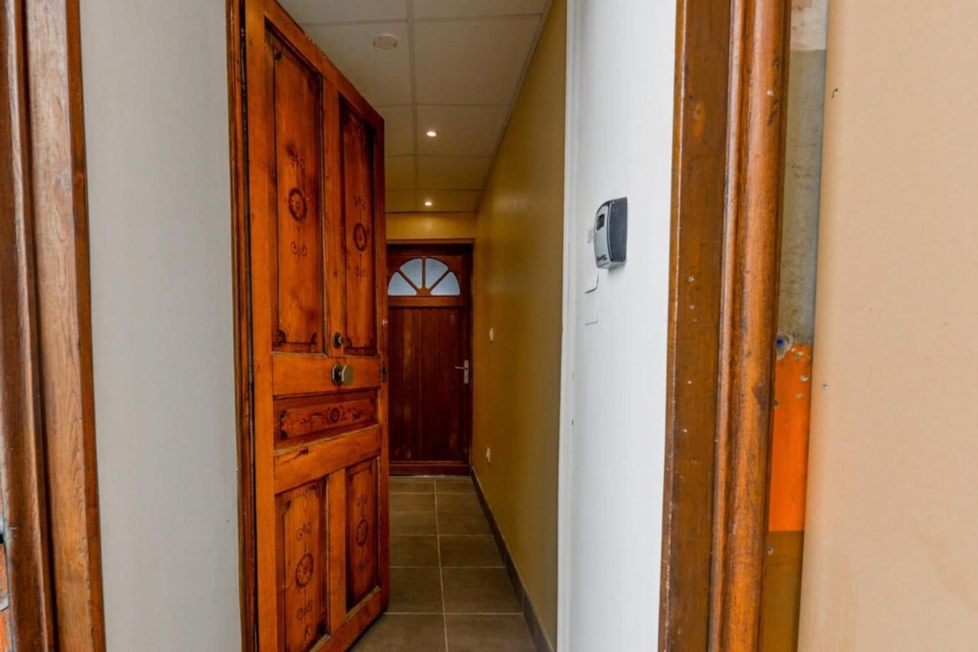 3-Star Rated Apartment In The Heart Of The Old Town With A View Анси Екстериор снимка